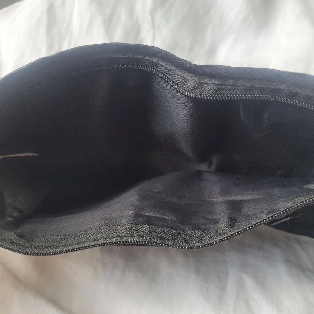 Money / Cash Pouch - Picture 4 of 4